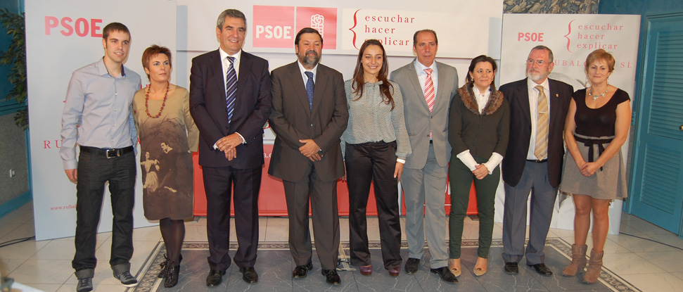Los candidatos socialistas por Palencia muestran su rechazo a los recortes en desempleo del PP