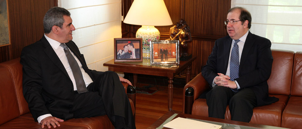Villarrubia plantea en su reuni&oacute;n con Juan Vicente Herrera un gran pacto por el crecimiento y el empleo