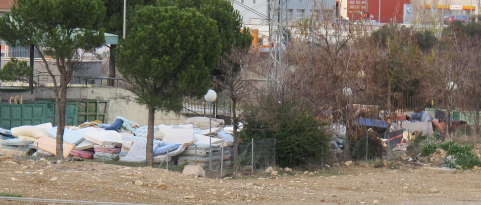 El Grupo Socialista vuelve a denunciar la nueva acumulaci&oacute;n de colchones en el Punto Limpio