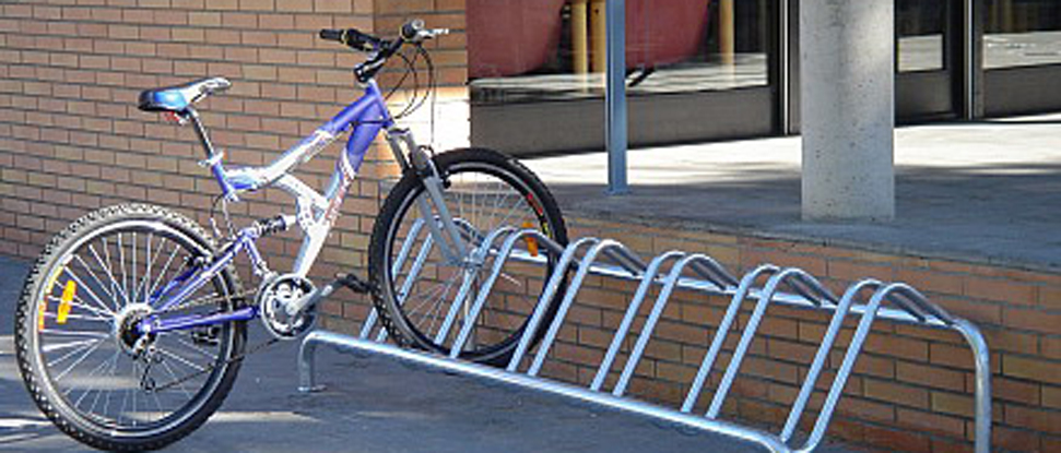 El PSOE solicita la instalaci&oacute;n de aparcabicicletas en la Escuela de Artes y en la Delegaci&oacute;n de la Junta