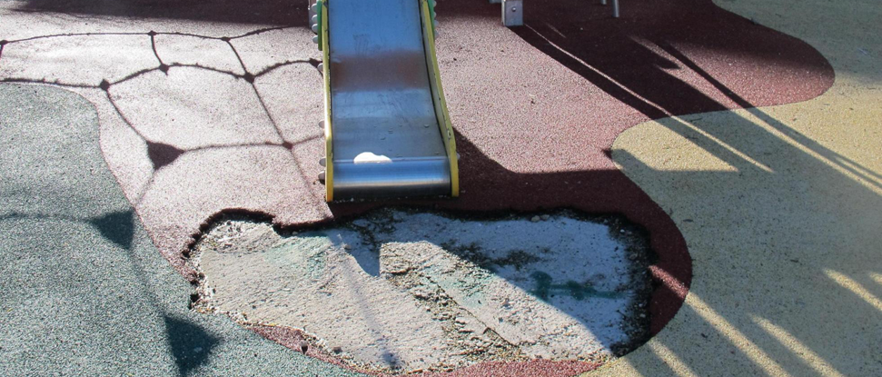 El Grupo Municipal del PSOE denuncia el mal estado de los Parques Infantiles de la ciudad