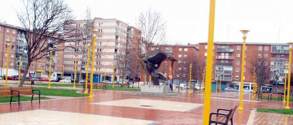 &ldquo;El Campo de la Juventud&rdquo; traslada al PSOE sus quejas sobre las aceras y zonas ajardinadas del Barrio