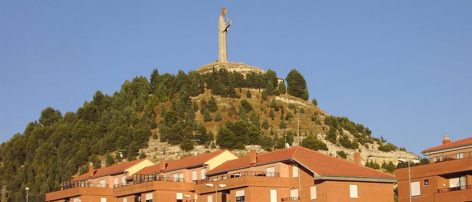 Los vecinos del Cristo trasladan al PSOE su malestar por los cambios en el transporte urbano
