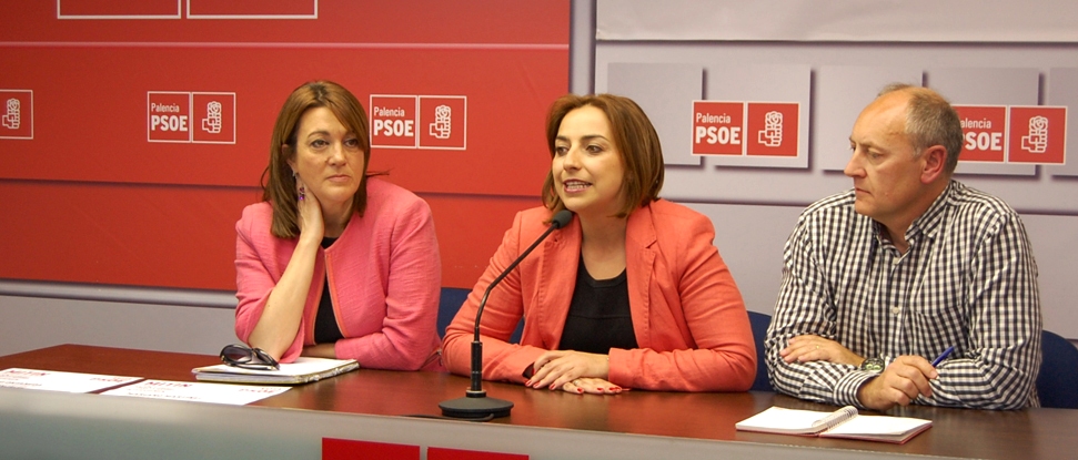 Soraya Rodr&iacute;guez pone como ejemplo de valent&iacute;a a Miriam Andr&eacute;s por dar siempre la cara