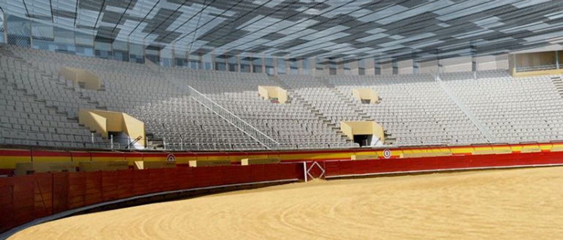 El PSOE pide que se estudie el cubrimiento de la plaza de toros como alternativa a la ampliaci&oacute;n del pabell&oacute;n