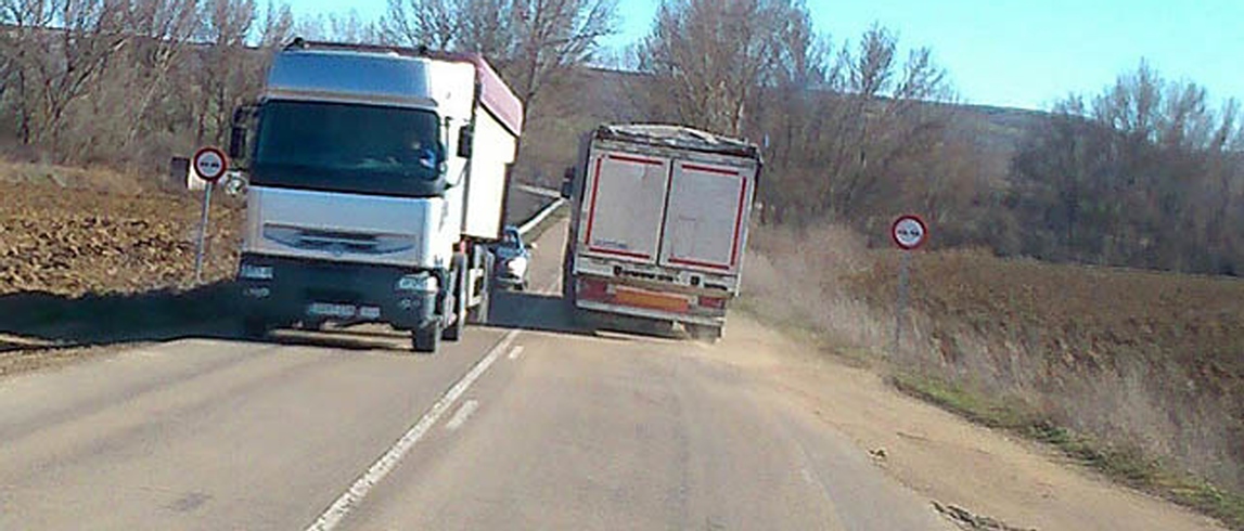 El PSOE pide el arreglo inmediato de la carretera que une la N-611 con Ribas y San Cebri&aacute;n de Campos