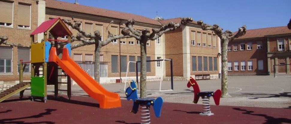 El PSOE pide la reposici&oacute;n de los juegos infantiles en el patio del Colegio &ldquo;Blas Sierra&rdquo;