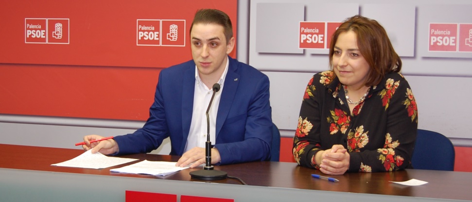 El PSOE de Paredes acusa al alcalde, Luis Calder&oacute;n, de falta de transparencia y di&aacute;logo