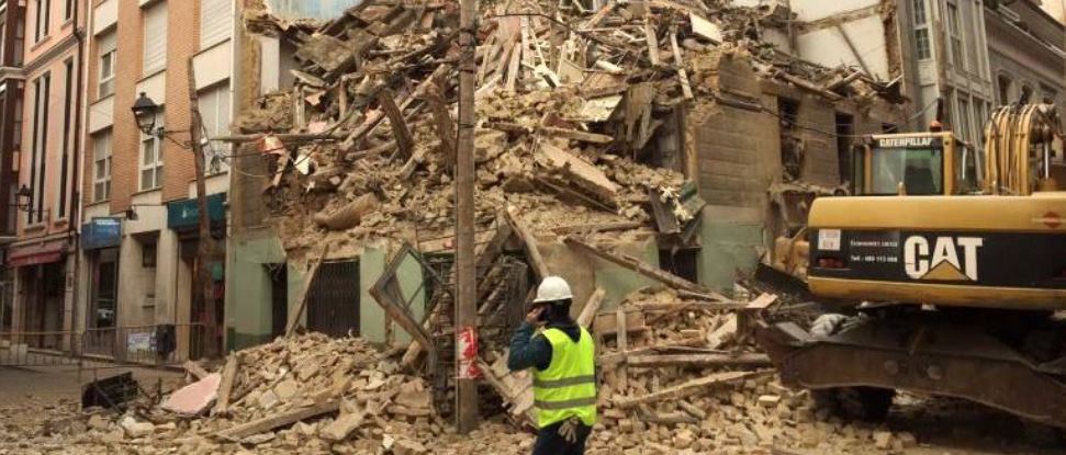 El PSOE pide la apertura de expediente para la empresa que ha derribado el inmueble de Men&eacute;ndez Pelayo