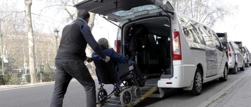 El PSOE reitera en el Ayuntamiento que se pague la aportaci&oacute;n municipal al servicio de &ldquo;euro-taxi&rdquo;