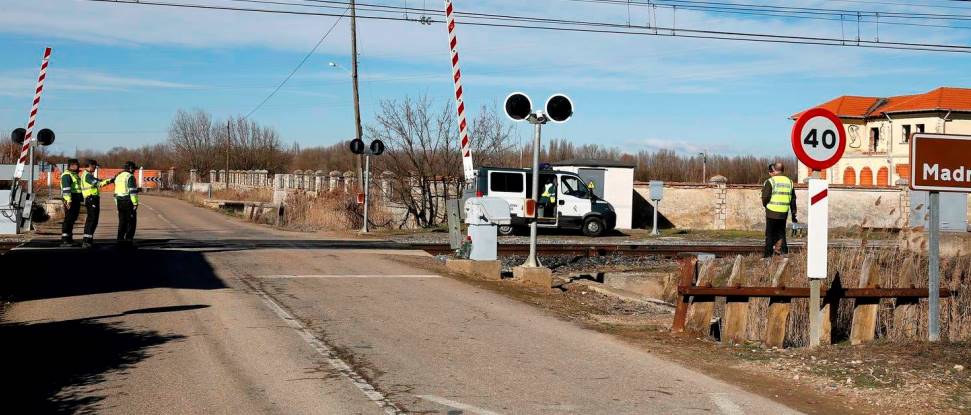 El PSOE pide en el Senado la supresi&oacute;n de los 118 pasos de v&iacute;as existentes en la provincia de Palencia