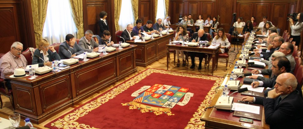 El PSOE pide en Diputaci&oacute;n que inste a la Junta a que el aparcamiento del hospital no sea de pago