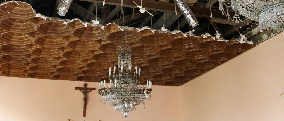 El PSOE pide que se aprovechen las obras del sal&oacute;n de plenos para retirar los s&iacute;mbolos religiosos