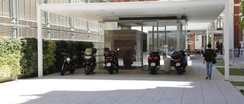 El PSOE pide que se d&eacute; salida al local destinado a cafeter&iacute;a junto a la Plaza de Abastos