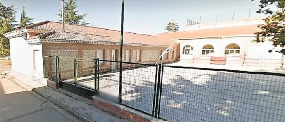 El PSOE consigue llevar al pleno de las Cortes el mantenimiento hasta 3º de Primaria en el colegio de Villaviudas El PSOE consigue llevar al pleno de las Cortes el mantenimiento hasta 3º de Primaria en el colegio de Villaviudas