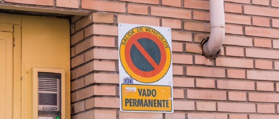 El PSOE pide que se abra un debate sobre la revisi&oacute;n de las placas de vado de la ciudad
