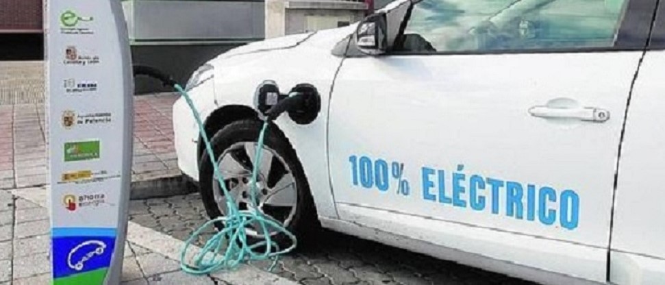 El PSOE solicita la exenci&oacute;n de las tasas de la zona ORA para todos los veh&iacute;culos el&eacute;ctricos