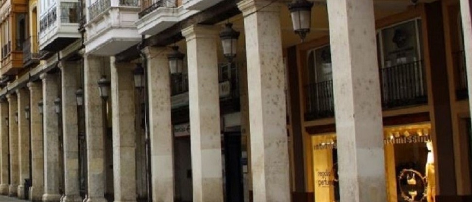 El PSOE pide que Calle Mayor no sea utilizada como soporte electoral durante la Semana Santa El PSOE pide que Calle Mayor no sea utilizada como soporte electoral durante la Semana Santa