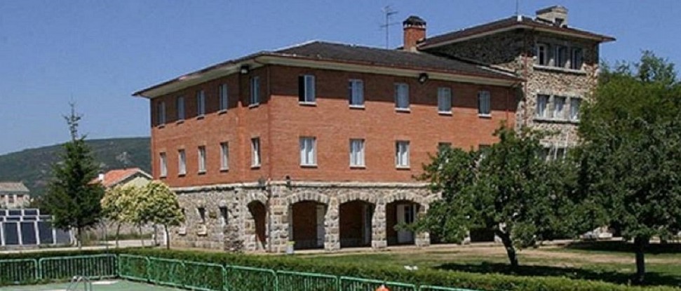 El PSOE se interesa nuevamente en las Cortes por el Albergue de Arbejal cerrado desde hace más de tres años El PSOE se interesa nuevamente en las Cortes por el Albergue de Arbejal cerrado desde hace más de tres años