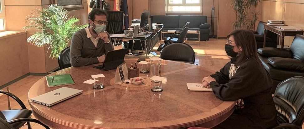 <div>El Gobierno se compromete a colaborar con la Junta y la Diputación para atajar la exclusión financiera</div> <div>El Gobierno se compromete a colaborar con la Junta y la Diputación para atajar la exclusión financiera</div>